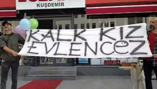 Lösemi Hastasına Hastanede Sürpriz Evlilik Teklifi