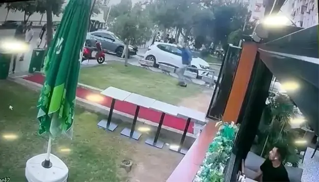 İzmir'de kafe önünde çıkan kavgada 3 kişi tabancayla yaralandı