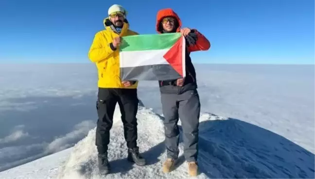 Ağrı Dağı'nda Filistin Bayrağı Açıldı