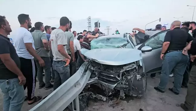 Aksaray'da Otomobil Çarpışması: 2'si Ağır 4 Kişi Yaralandı