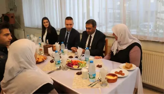 Vali Hasan Şıldak, Şehit Aileleriyle Bir Araya Geldi