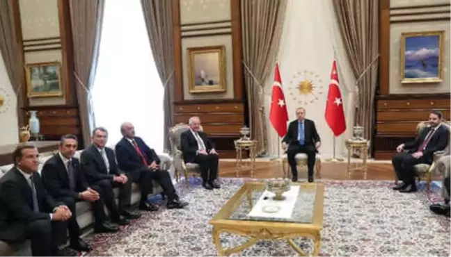 Tüsiad Heyeti Cumnurbaşkanı Erdoğan'ı Ziyaret Etti