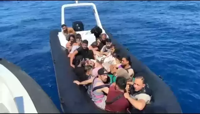 Bodrum'da 21 düzensiz göçmen ve 2 göçmen kaçakçısı yakalandı