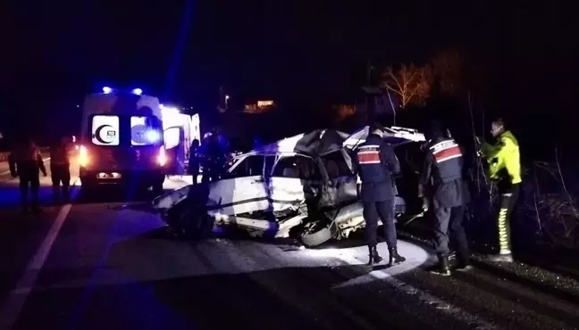 Sinop'ta Otomobil ve Yolcu Otobüsü Çarpıştı: 2 Kişi Hayatını Kaybetti