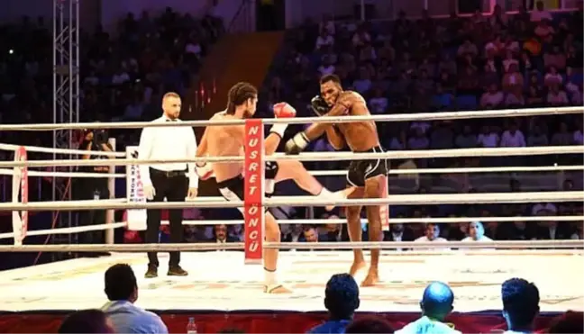 Şampiyon Kickboksçular Malatya'da Ringe Çıktı