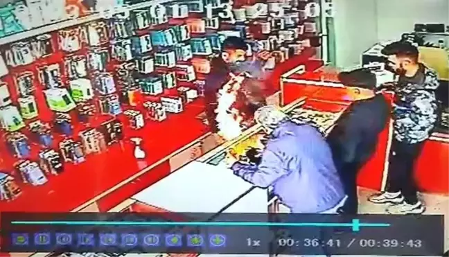 Telefon bataryasının patlama anı kameraya yansıdı