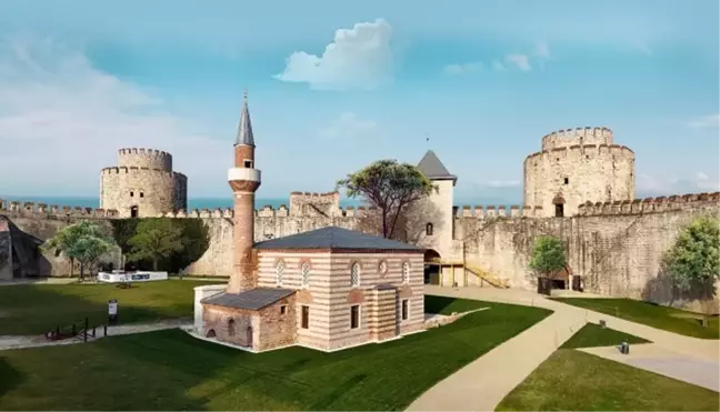 Yedikule Hisarı'ndaki Fatih Mescidi ibadete açıldı