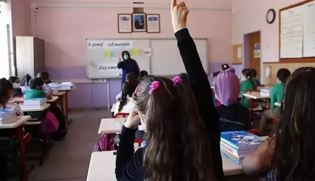 Seçim sonrası okullar tatil mi? 2023 seçiminden sonra resmi tatil mi? 15 Mayıs okul tatil mi olacak?
