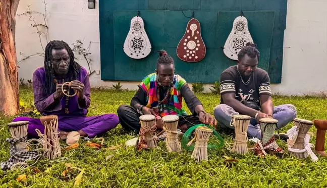 Batı Afrika'nın geleneksel trompeti kakaki