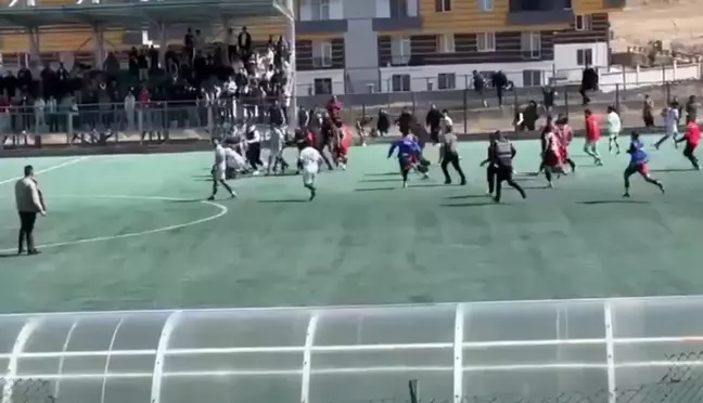 Kars'ta Amatör Lig Maçında Kavga Çıktı