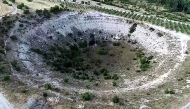 Meteor düştüğüne inanılan çukur araştırılacak