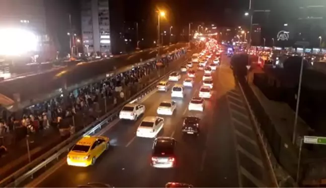 Şişli'de metrobüs yayaya çarptı