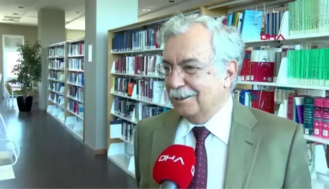 Prof. Dr. Gürel Türkiye'nin dengeli dış politika izlemesi yararlı olacaktır