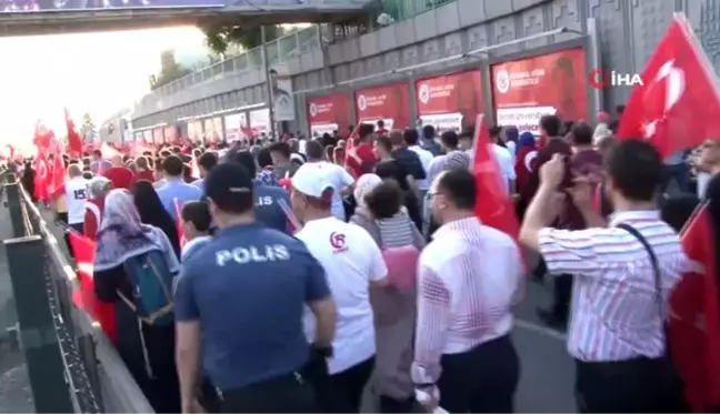 Vatandaşlar Atatürk Havalimanı'na akın etti