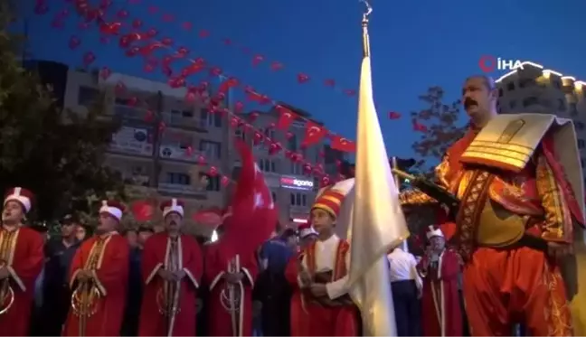 Hain kalkışmanın 3. yıldönümünde de Manisalılar meydanı doldurdu