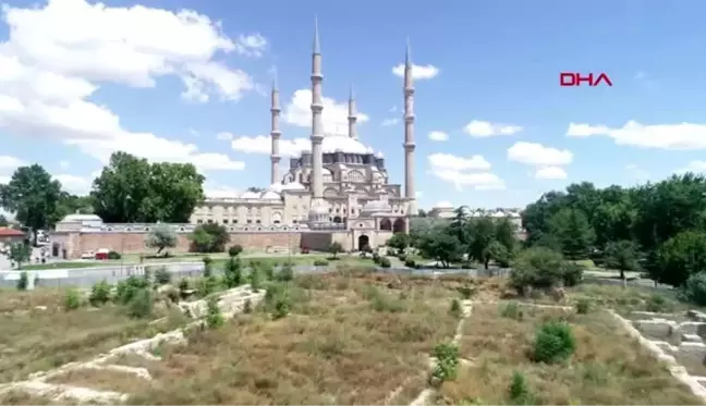 EDİRNE SELİMİYE CAMİİ'NDE YEMİŞ KAPANI HANI KRİZİ ÇÖZÜLDÜ, PEYZAJ ÇALIŞMASI BAŞLIYOR-1