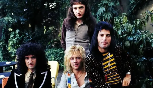 Queen'in Bohemian Rhapsody videosu YouTube'da 1 milyar izlemeyi geçen en eski şarkı oldu