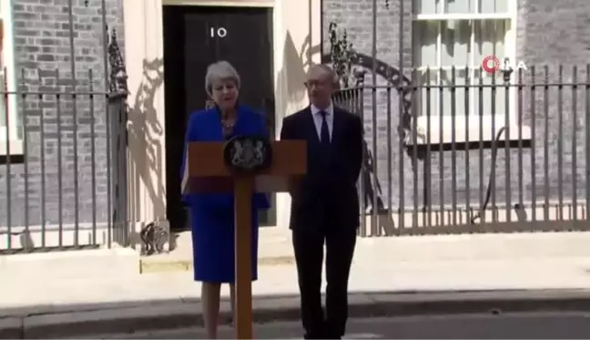 İngiltere'de başbakanlık görevinden istifa eden Theresa May, 