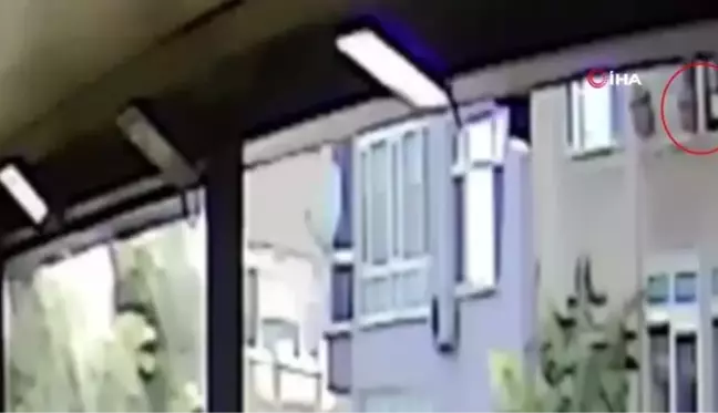 Yürekleri ağza getiren görüntü kamerada...1.5 yaşındaki Minik Ecem böyle düştü