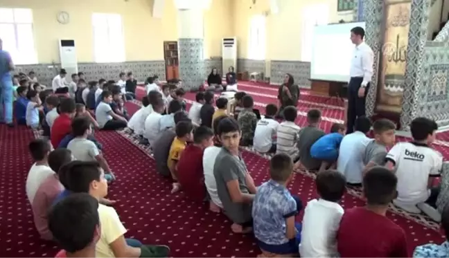 Silopi'de Kur'an kursu öğrencilerine sağlık semineri