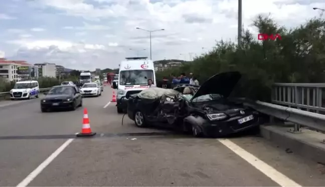 BURSA Otomobil, kamyona ve bariyerlere çarptı; anneanne öldü, dede- torun yaralı