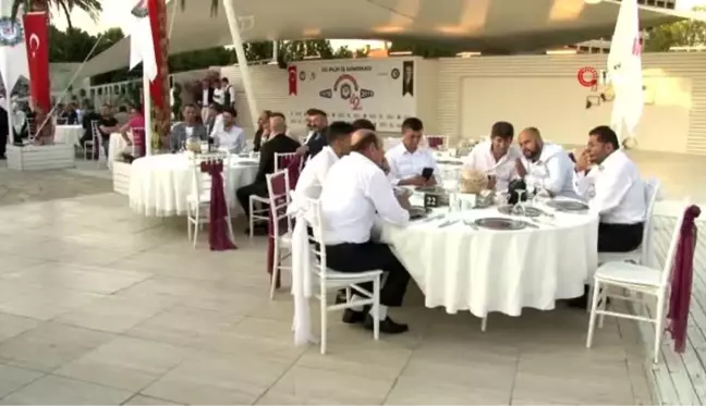 Öz-İplik Sendikası 42'inci kuruluş yıl dönümünü kutladı.