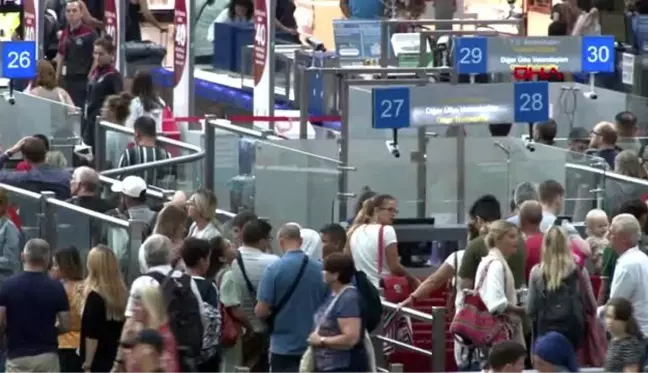 Sabiha Gökçen'de bayram yoğunluğu sürüyor