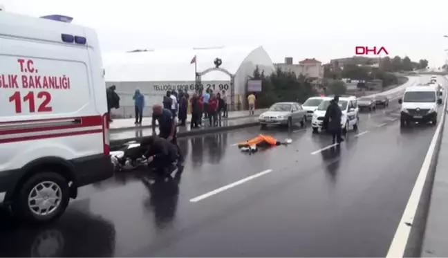 ARNAVUTKÖY'DE MOTOSİKLETLİ GENÇ TIR'IN ALTINDA KALDI