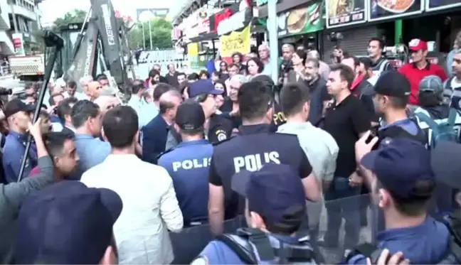 İzinsiz gösteri yapmak isteyen gruba polis müdahalede bulundu