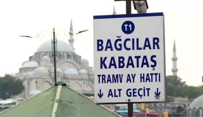 Eminönü alt geçidi esnafı yaralarını sarmaya çalışıyor