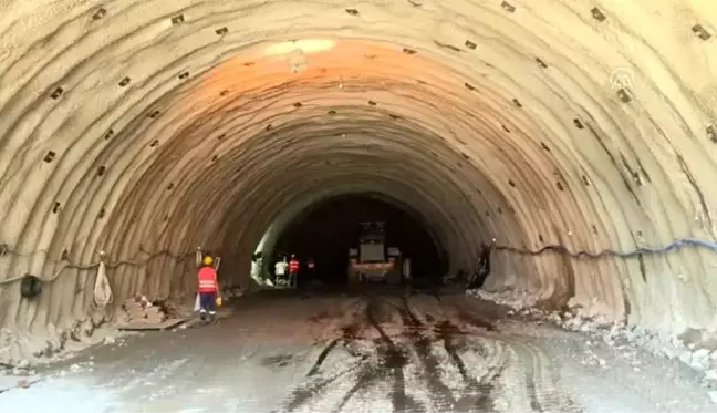 Pirinkayalar Geçidi'ndeki tünelde yıl sonunda ışık görünecek