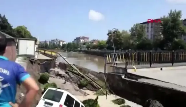 Terme'de köprü çöktü 2 yaralı