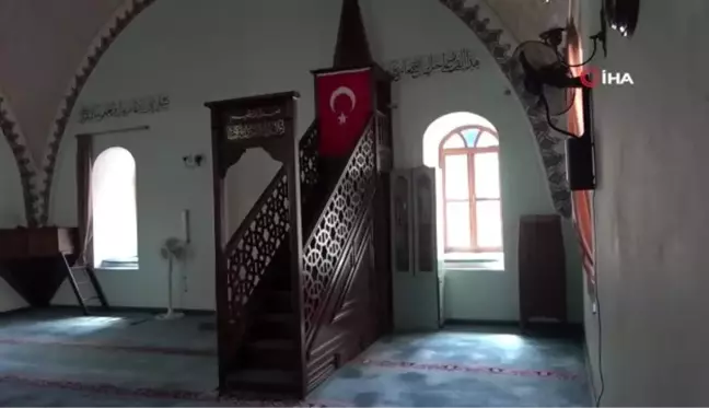 450 yıllık cami, hala dimdik ayakta