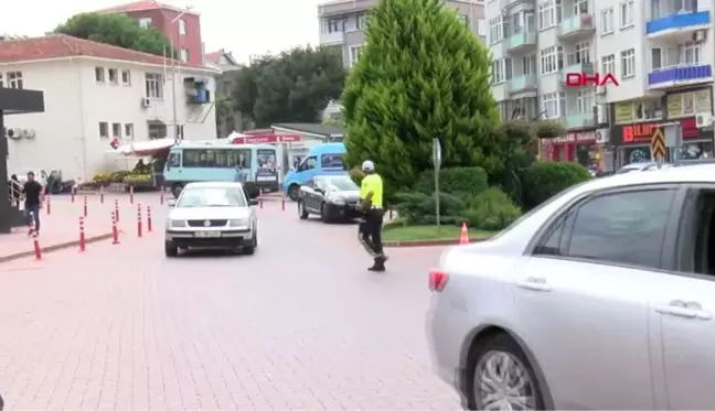 Sinop trafik ışığı olmayan kentteki kavşakta 10 yıldır görevde