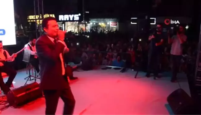 Oğuz Yılmaz Kahramanmaraş'ta konser verdi