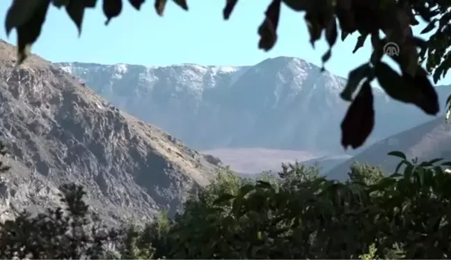 Erzincan'ın zirvesine kar yağdı