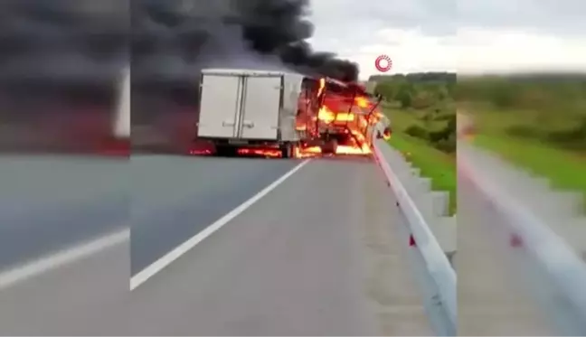 Rusya'da Feci Kaza: 3 Kişi Yanarak Öldü