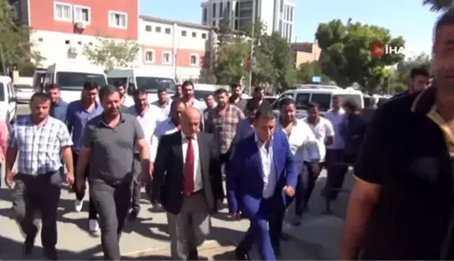 Şanlıurfa'da cinayetten aranan vekil ağabeyi teslim oldu