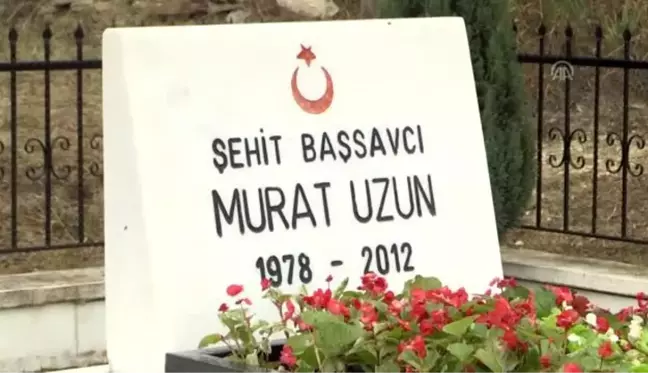 Bakan Gül'den şehit arkadaşına vefa