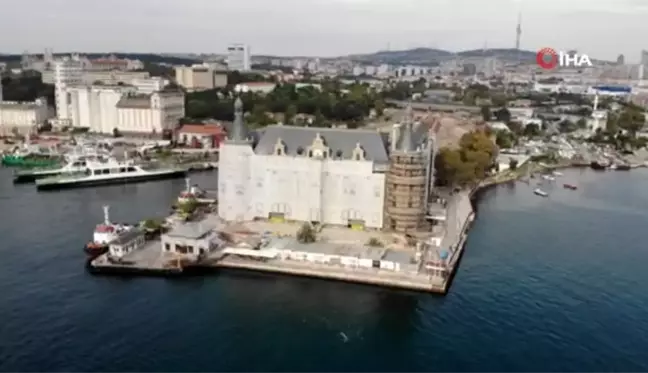 Haydarpaşa Garı'nın simgesi olan saat yerine monte edildi