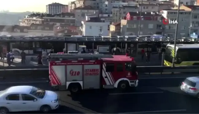 Şişli'de metrobüs yangını