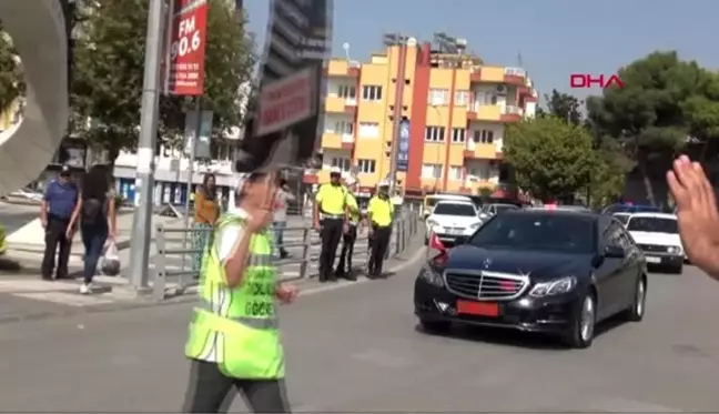 Osmaniye-vali coşkun, makam aracıyla durup yayalara öncelik verdi