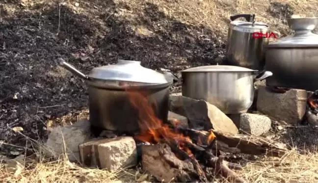 Şırnak-300 yıllık gelenek için mezarlığa akın ettiler