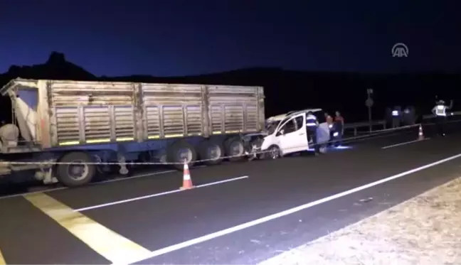 Trafik kazası: 3 ölü, 3 yaralı