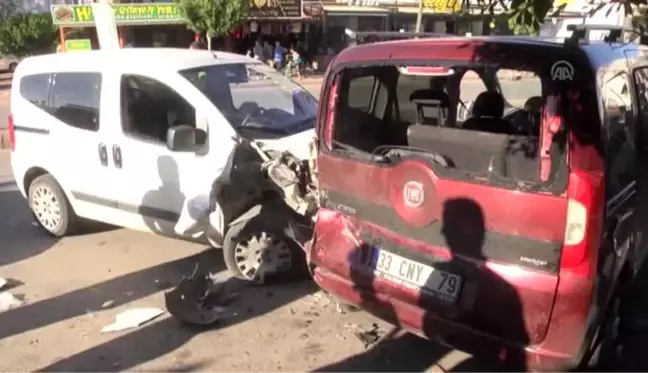 Trafik uygulama noktasındaki kazada bir polis memuru yaralandı