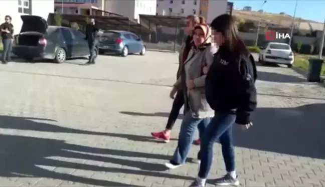 Erciş Belediye Başkanı Yıldız Çetin, böyle gözaltına alındı