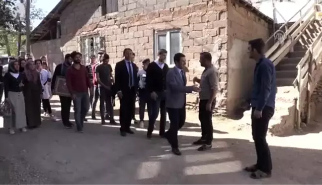 Öğrencilerden Barış Pınarı Harekatı'nda yaralanan askere ziyaret