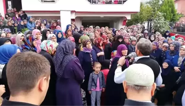 Manisa'da kazada ölen anne ve bebeği toprağa verildi