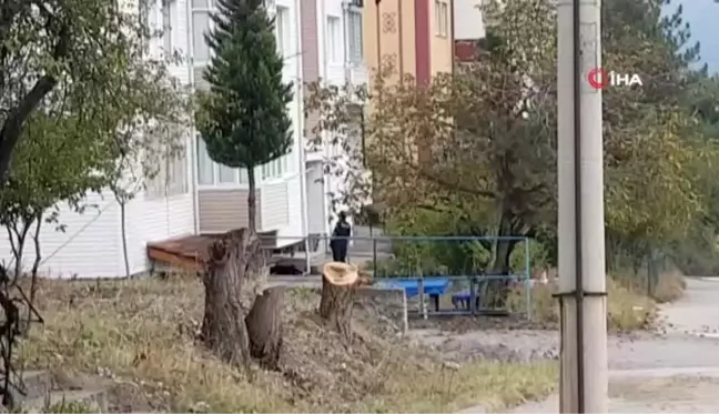 Çöp kutusunun yanına bırakılan bebek çantası polisi alarma geçirdi