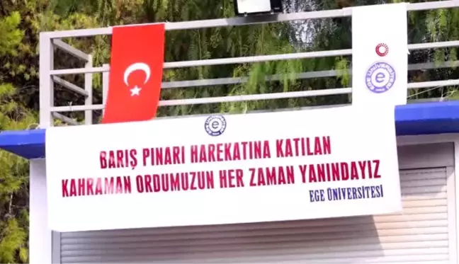 Ege Üniversitesi ailesi Mehmetçiğe 'asker selamıyla' destek verdi